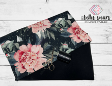 Charger l'image dans la galerie, ENSEMBLE DÉCOUVERTE PRÊTE À COUDRE - PIVOINES SPLASH NOIR - STOCK