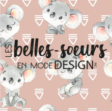 Charger l'image dans la galerie, COLLECTION ANIMAUX_KOALA SUR FLÈCHES ROSES_ EXCLUSIF - STOCK